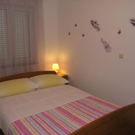 Apartments Biljana For Relaxing Holidays In Baska Екстер'єр фото