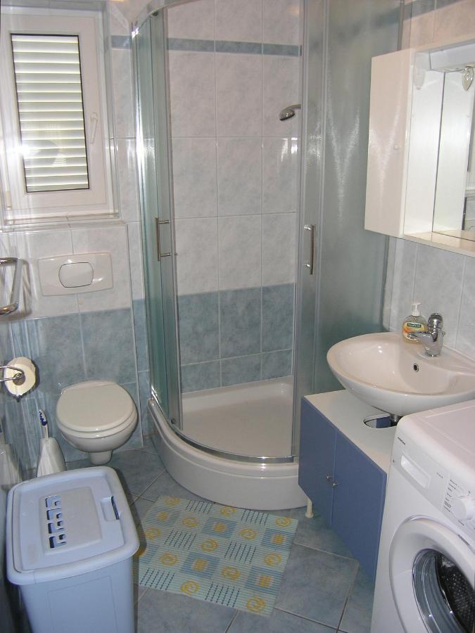 Apartments Biljana For Relaxing Holidays In Baska Екстер'єр фото